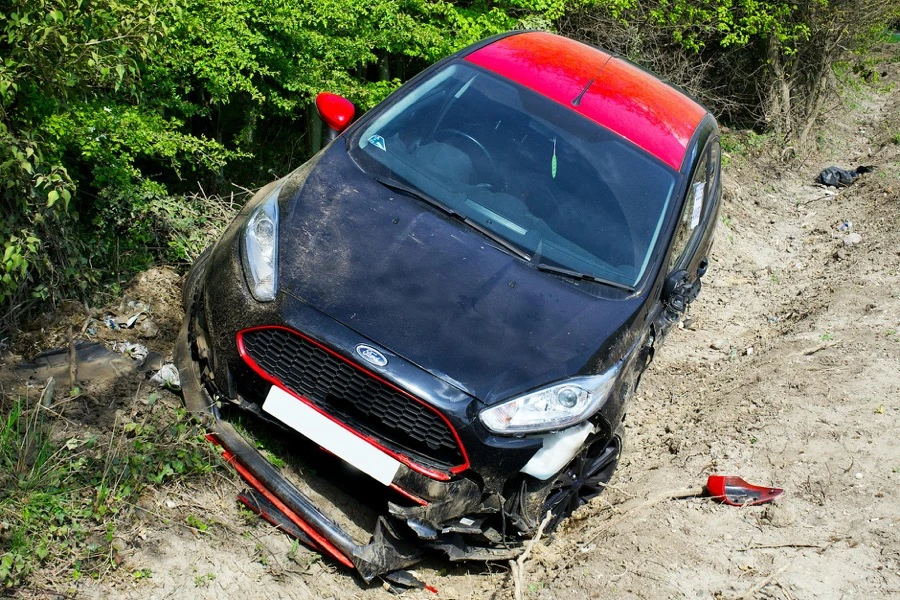 修復歴車と事故車の違いを整理したイメージ