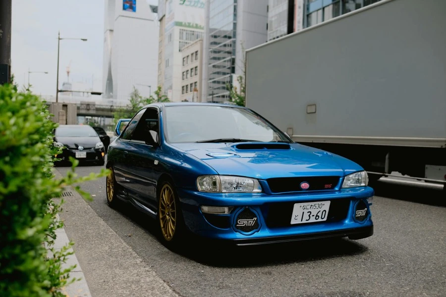 運輸支局で移転登録の手続きを行う窓口のイメージ