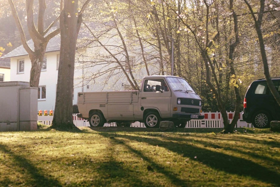 福岡で買取査定を受ける軽トラックのイメージ