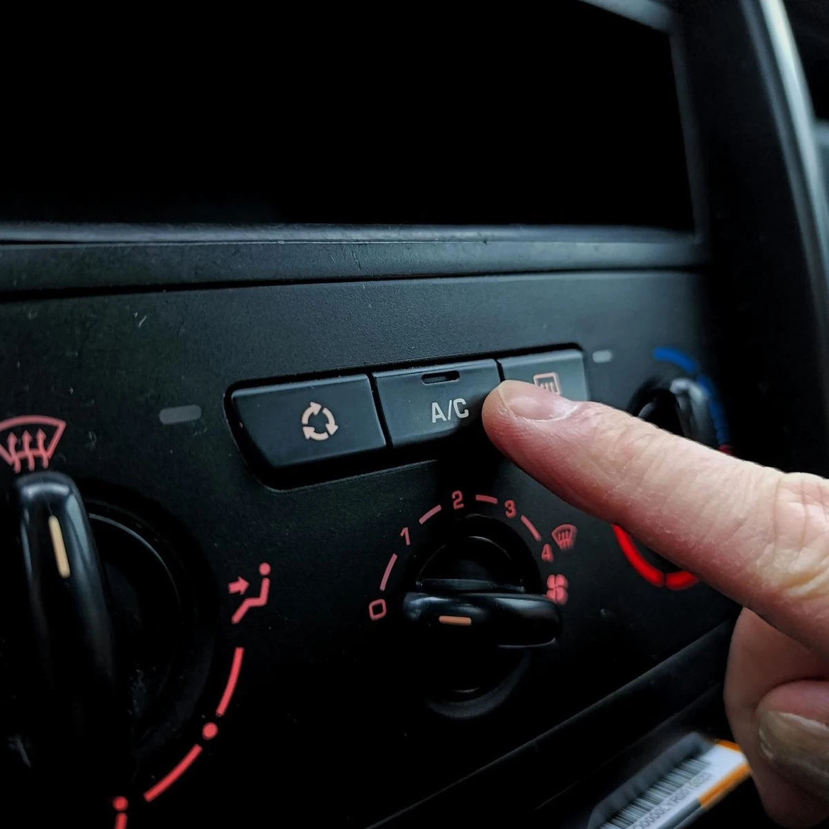 車査定でエアコン故障はどこまで響く？減額目安と判断基準