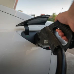 電気自動車の買取相場は?EV査定の目安と高く売るコツ